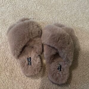 Nine West Plush Brown Slippers